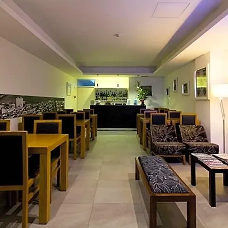 فندق Laranjeira