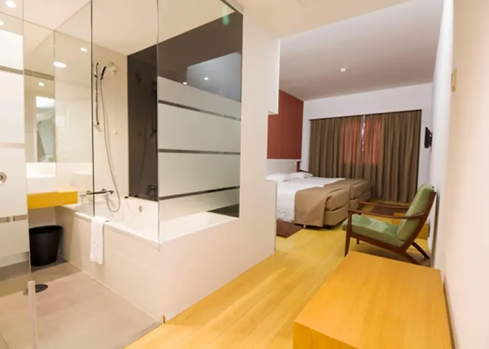 拉兰热拉酒店 2*